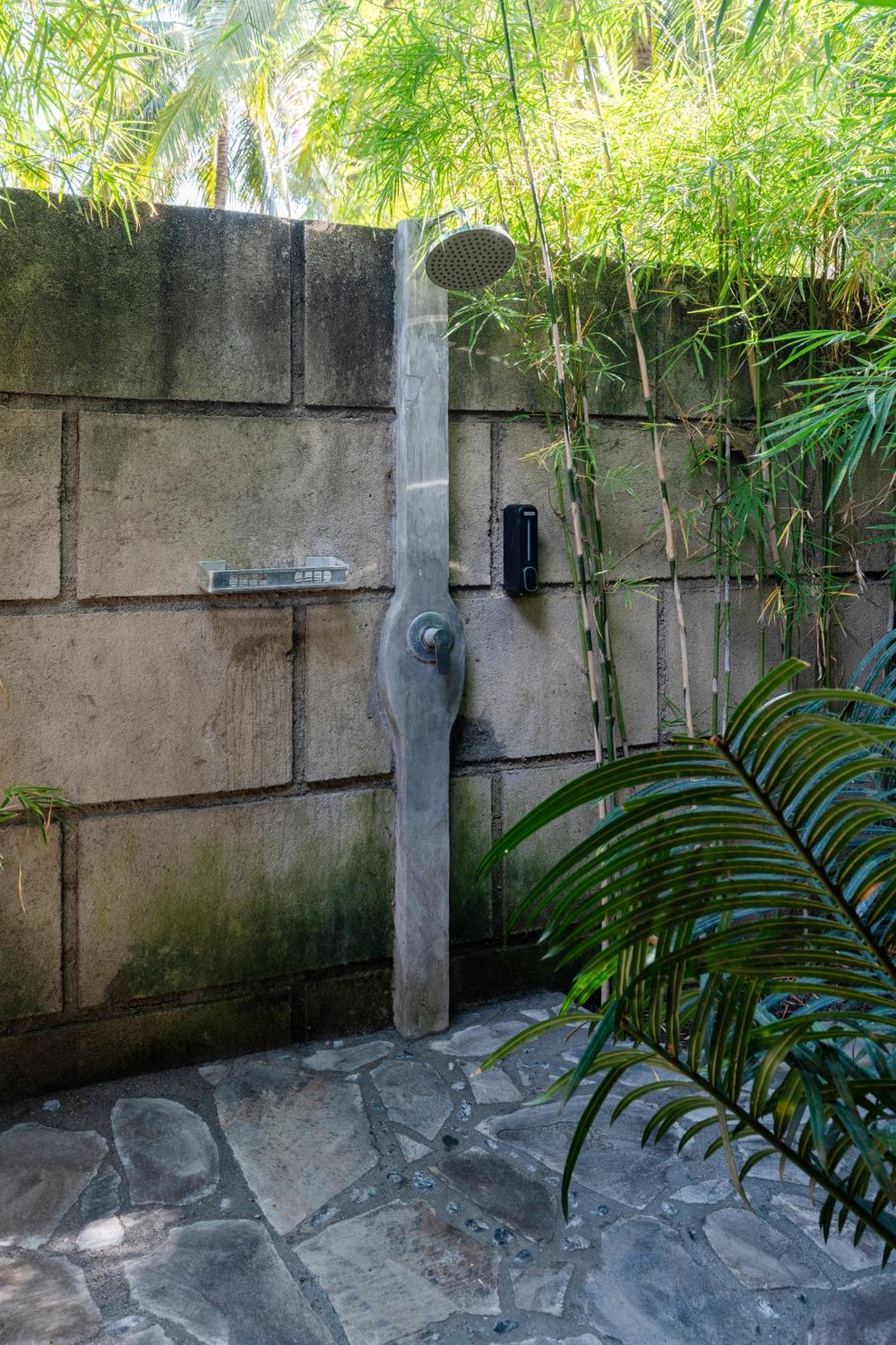 Tahlia'S Villa Sorongjukung Exterior foto